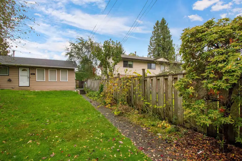 8674 152 STREET - photo 4 of 26