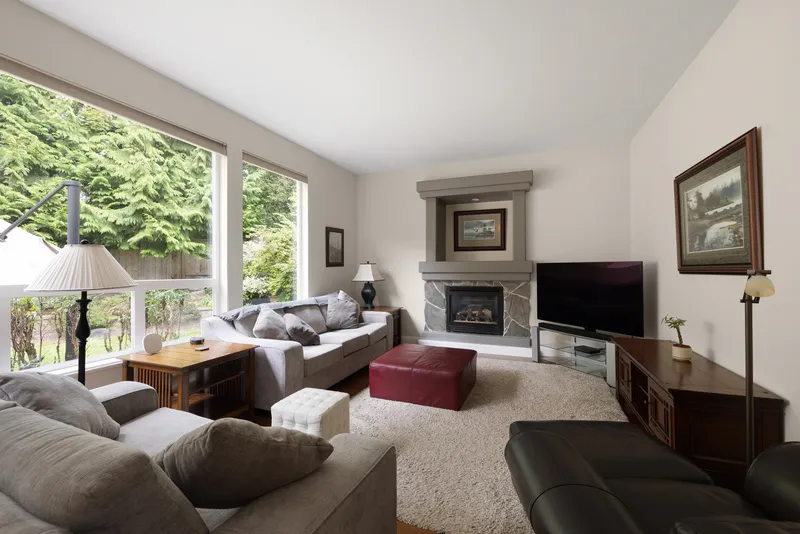 118 CHESTNUT COURT - photo 4 of 25