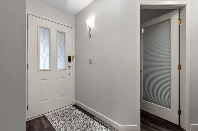 21 32615 MURRAY AVENUE - photo 2 of 25