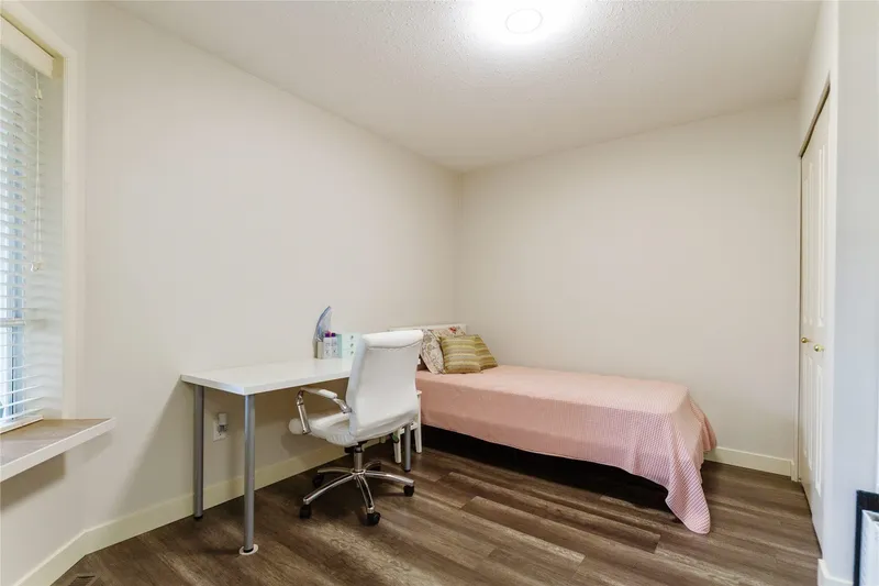 21 32615 MURRAY AVENUE - photo 4 of 25