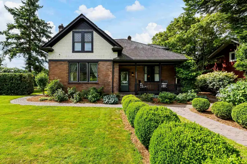 34884 CLAYBURN ROAD - photo 1 of 40