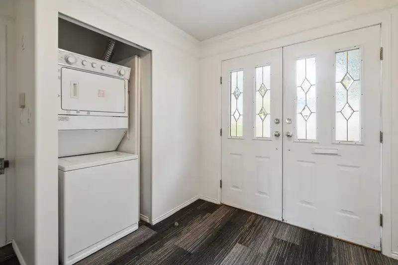 4411 BEATRICE STREET - photo 4 of 28