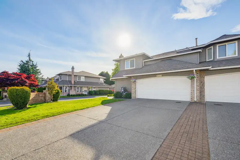 6117 W BOUNDARY DRIVE - photo 3 of 34