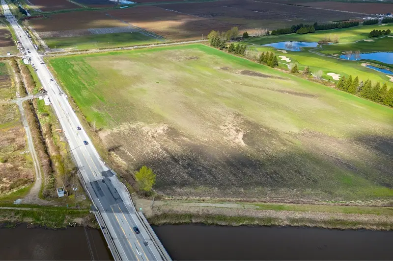 6436 160 STREET - photo 3 of 5