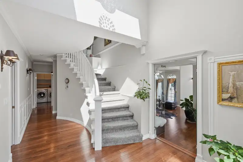 20560 46A AVENUE - photo 4 of 40