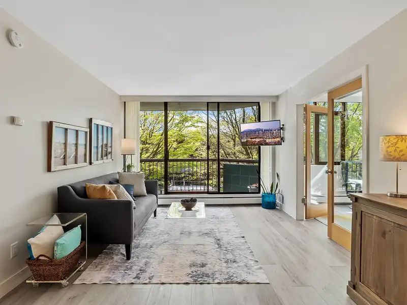 205 2445 W 3RD AVENUE - photo 3 of 34