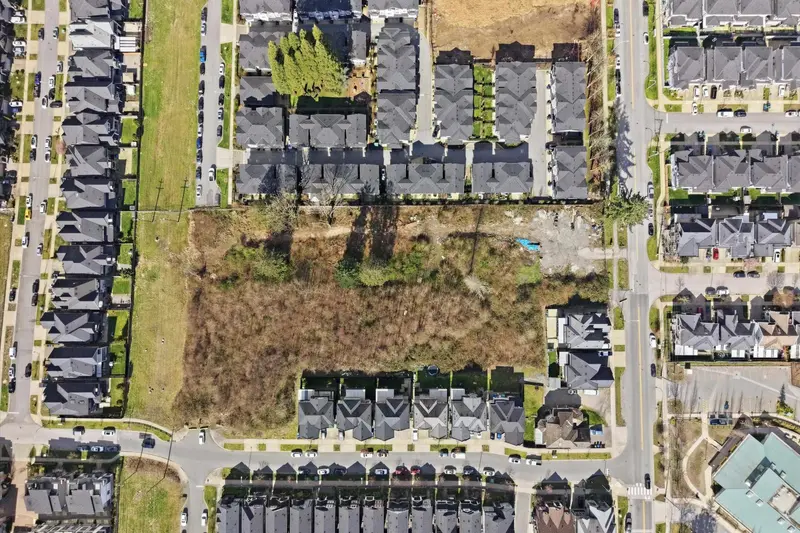 6137 142 STREET - photo 4 of 14