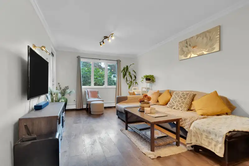 106 1122 KING ALBERT AVENUE - photo 3 of 11