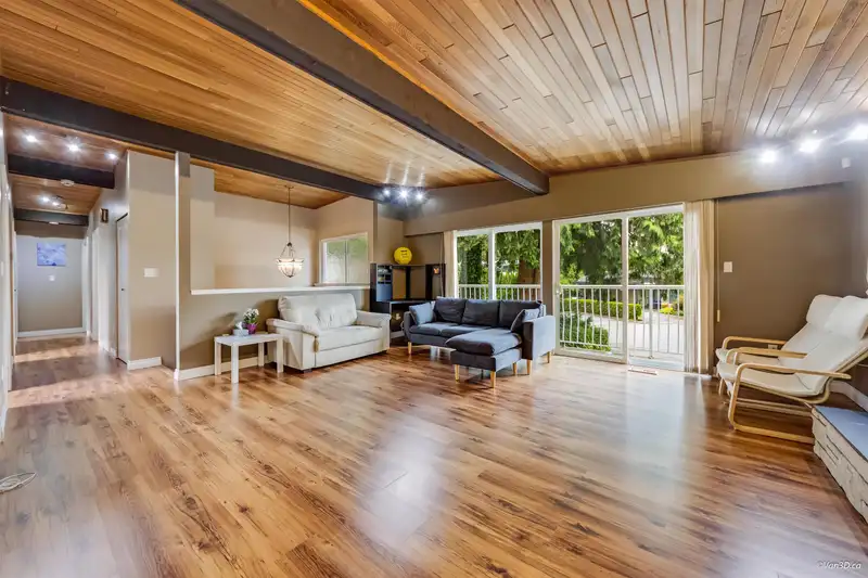 1066 BERNARD PLACE - photo 4 of 40