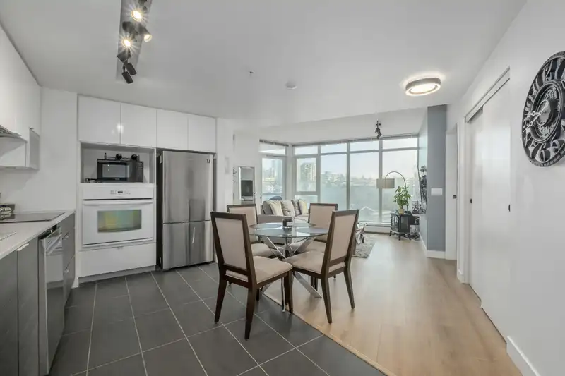 801 175 W 2ND STREET - photo 1 of 38