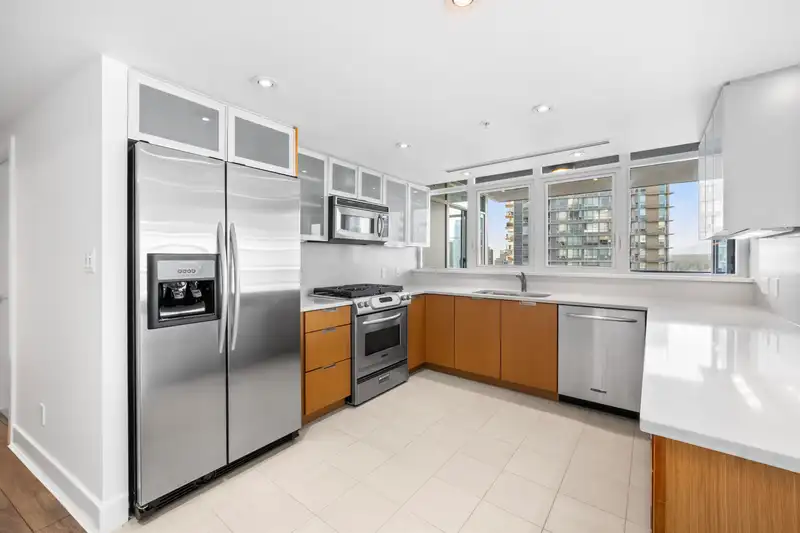 2302 1205 W HASTINGS STREET - photo 2 of 40