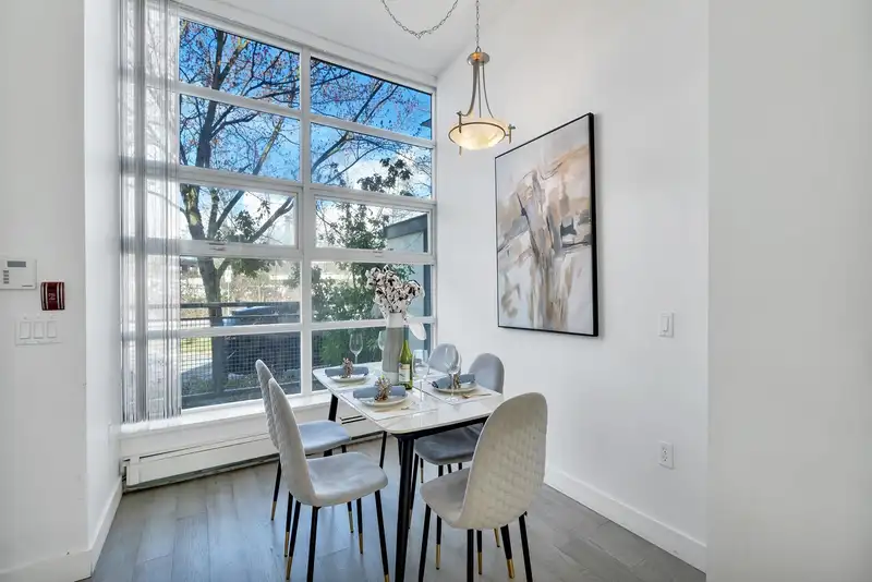 332 W 1ST AVENUE - photo 3 of 33