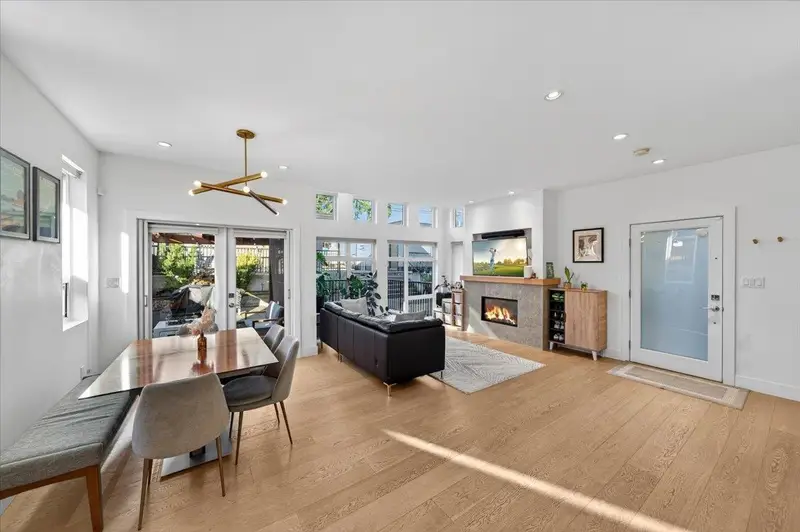 2 252 E 19TH STREET - photo 4 of 25