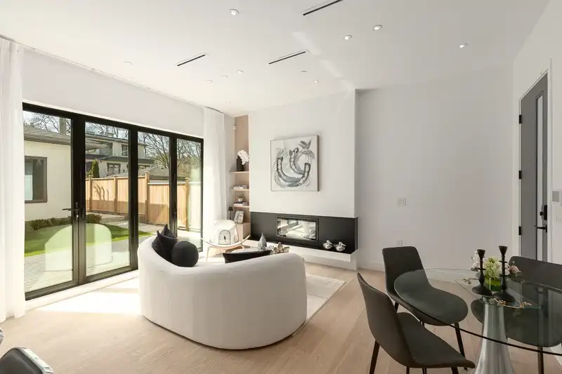 2 4084 W 10TH AVENUE - photo 3 of 37