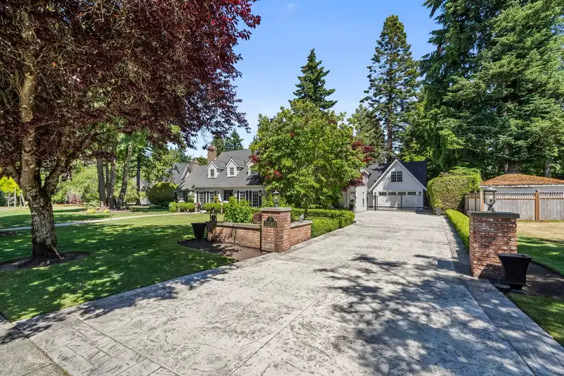 3240 138A STREET - photo 2 of 40