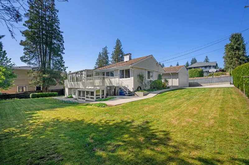 320 WALKER STREET - photo 4 of 25