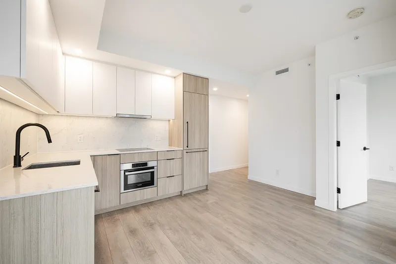 202 13685 102 AVENUE - photo 1 of 24