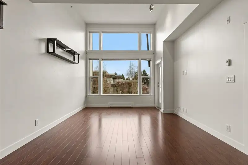 412 33539 HOLLAND AVENUE - photo 2 of 32