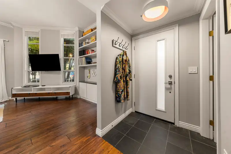 709 PRIOR STREET - photo 4 of 34