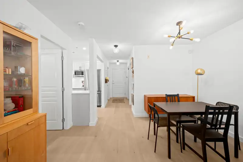 202 3333 W 4TH AVENUE - photo 4 of 27