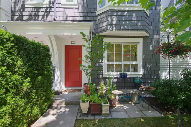 23 8476 207A STREET - photo 1 of 40