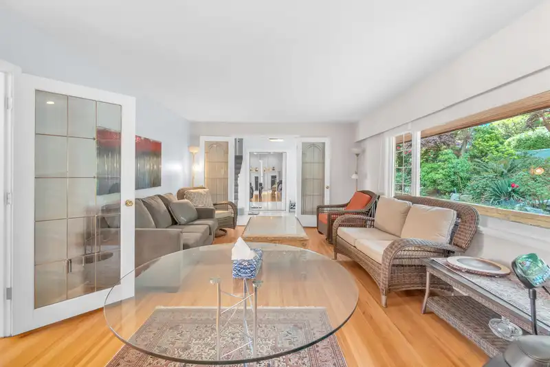 670 ST. ANDREWS ROAD - photo 4 of 22