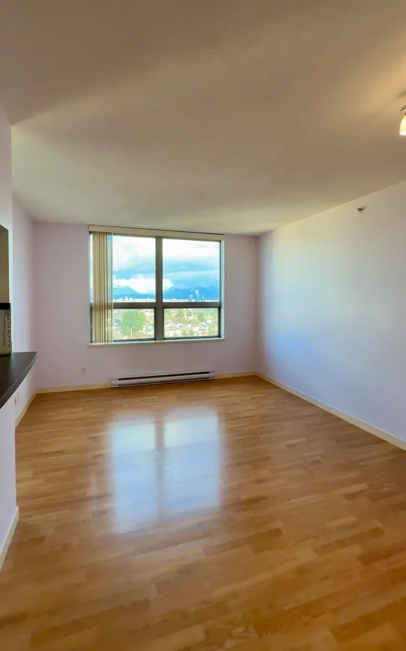 2409 3663 CROWLEY DRIVE - photo 2 of 13