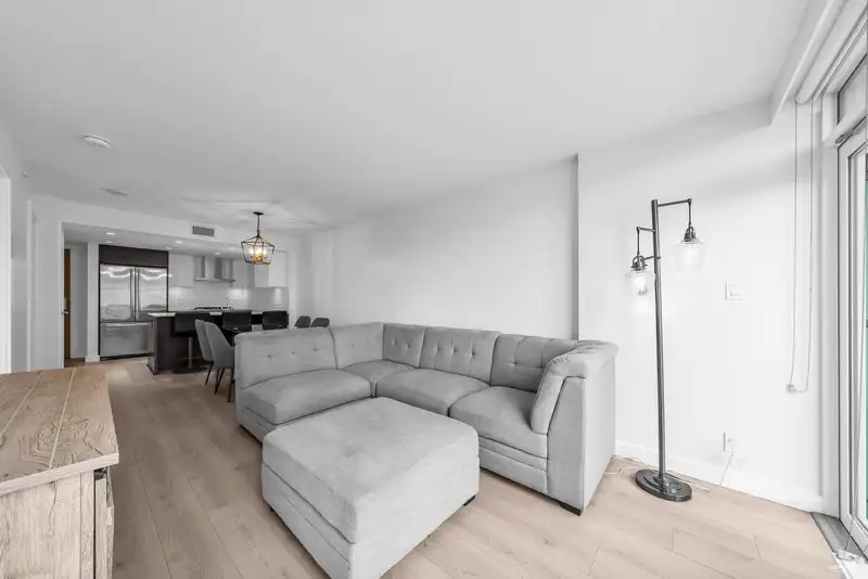 909 1618 QUEBEC STREET - photo 2 of 23