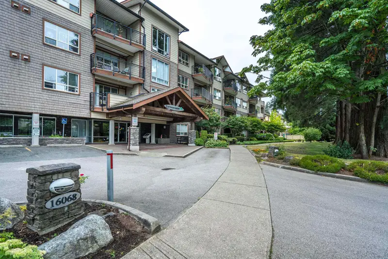 405 16068 83 AVENUE - photo 3 of 25