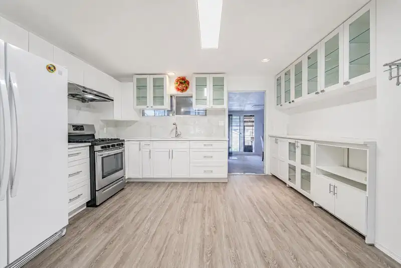 3335 DIEPPE DRIVE - photo 2 of 27