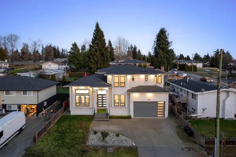 8020 114 STREET - photo 2 of 25