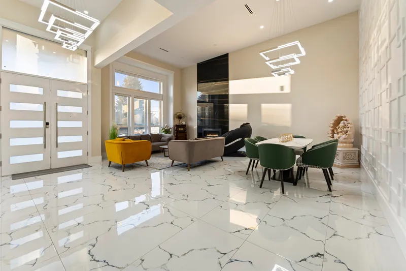 8020 114 STREET - photo 3 of 25