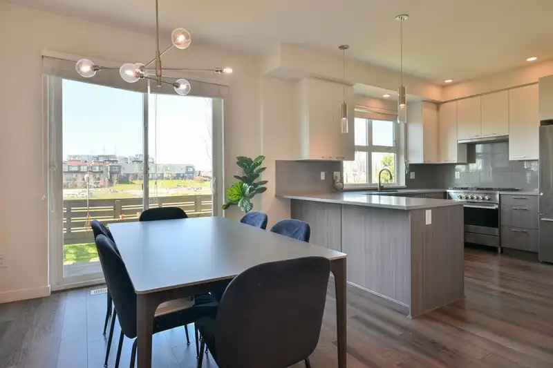 84 10311 RIVER DRIVE - photo 1 of 23