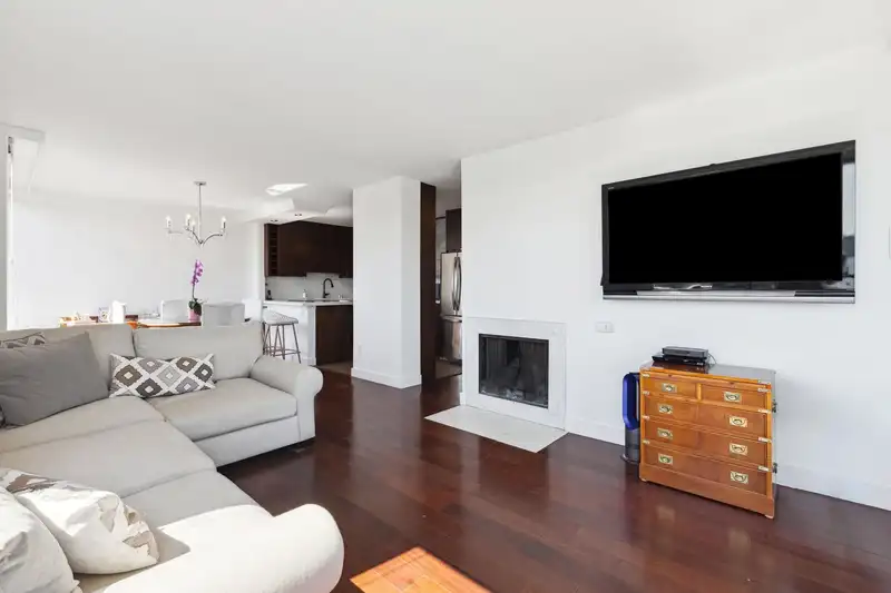 803 1412 ESQUIMALT AVENUE - photo 4 of 27