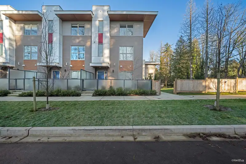 44 12585 104A AVENUE - photo 1 of 17