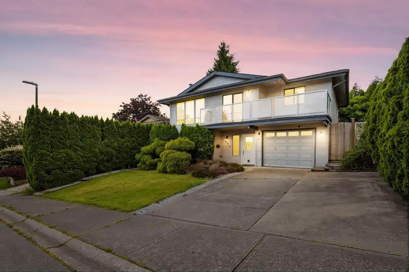 1266 HUDSON STREET - photo 2 of 40