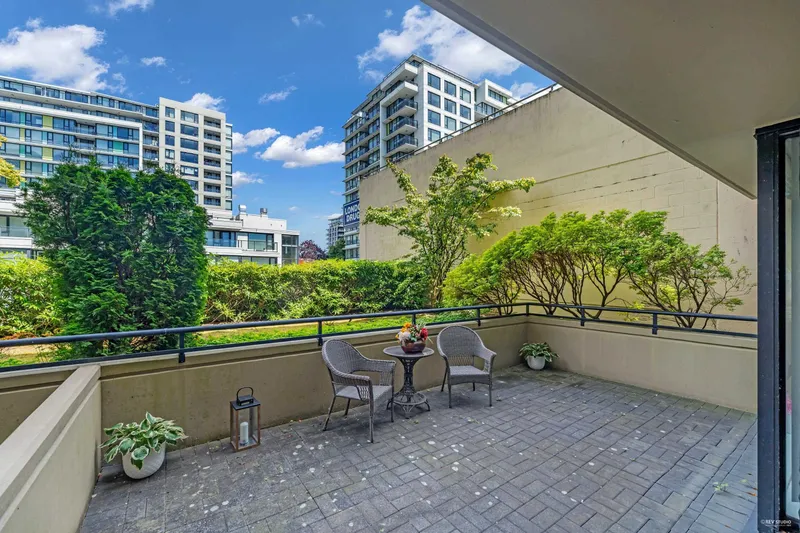 510 7831 WESTMINSTER HIGHWAY - photo 3 of 25