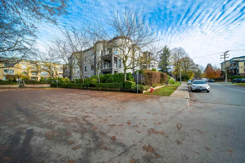 201 2345 CENTRAL AVENUE - photo 2 of 25