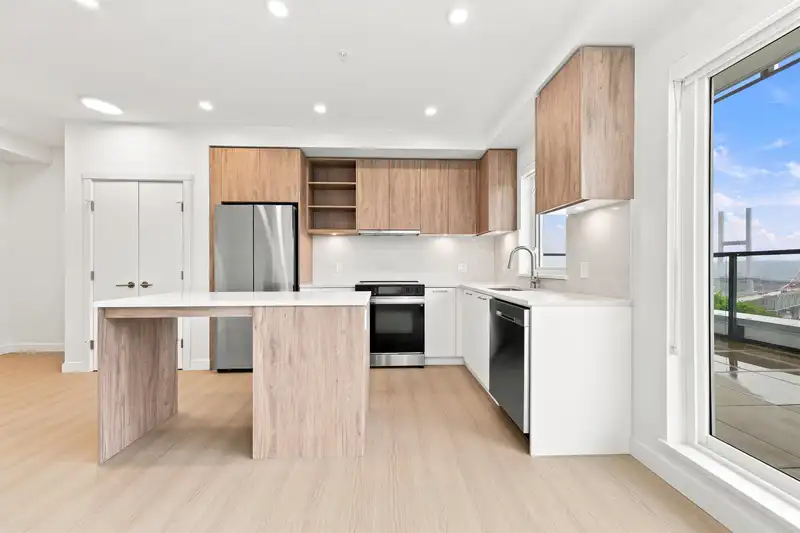 423 82 FIRST STREET - photo 4 of 37