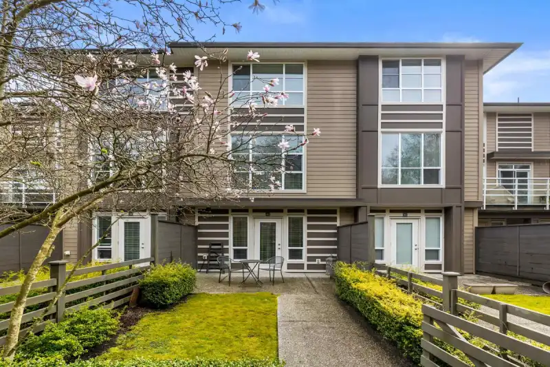 40 15405 31 AVENUE - photo 1 of 36