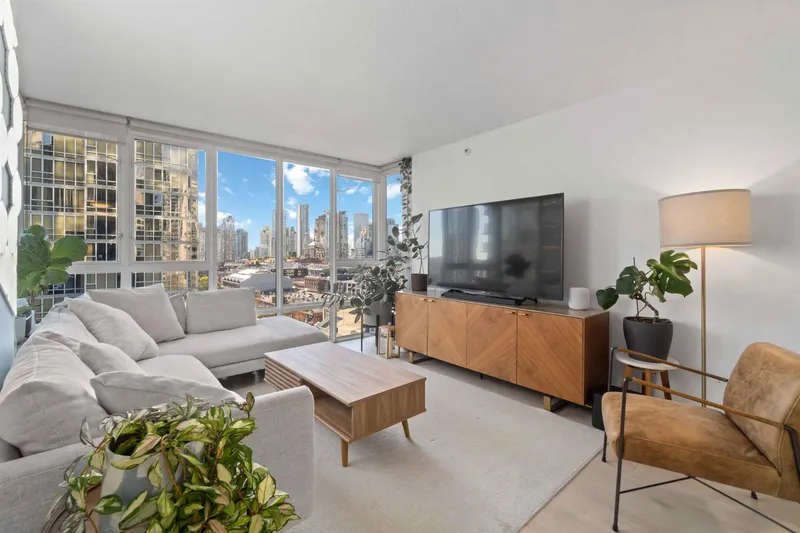 1303 930 CAMBIE STREET - photo 2 of 22