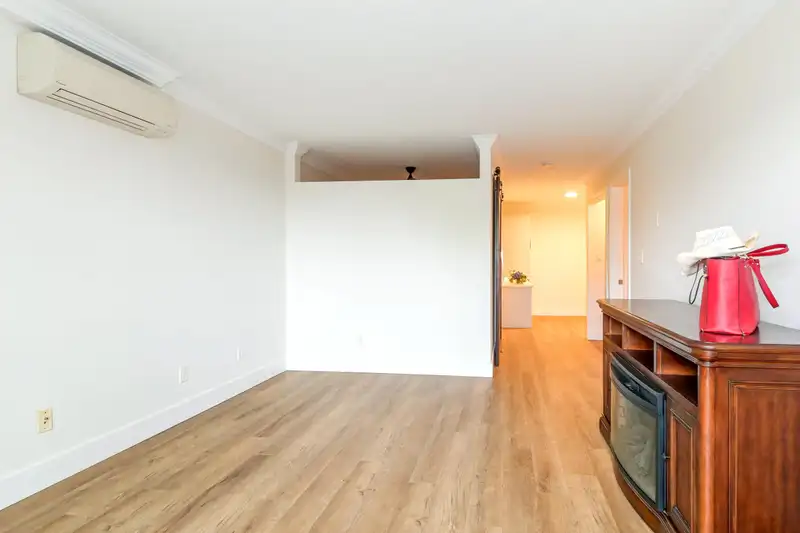 203 17661 58A AVENUE - photo 4 of 25