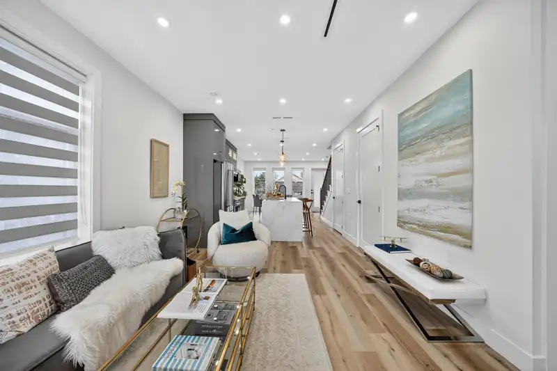 514 W 60TH AVENUE - photo 2 of 31