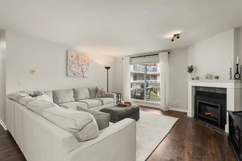 201 9299 121 STREET - photo 4 of 39