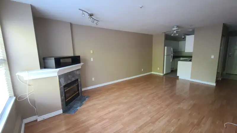 101 14885 100 AVENUE - photo 3 of 8