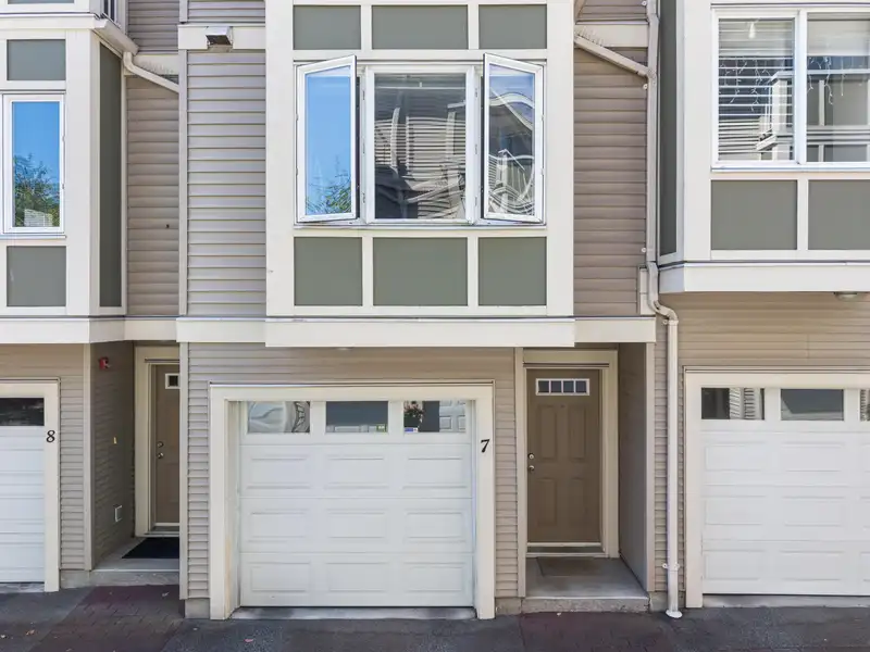 7 6498 ELGIN AVENUE - photo 2 of 23