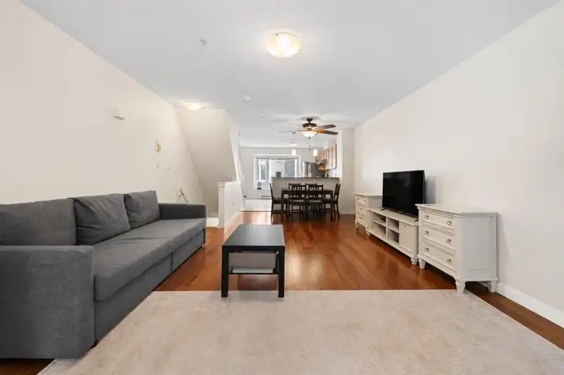 7 6498 ELGIN AVENUE - photo 3 of 23