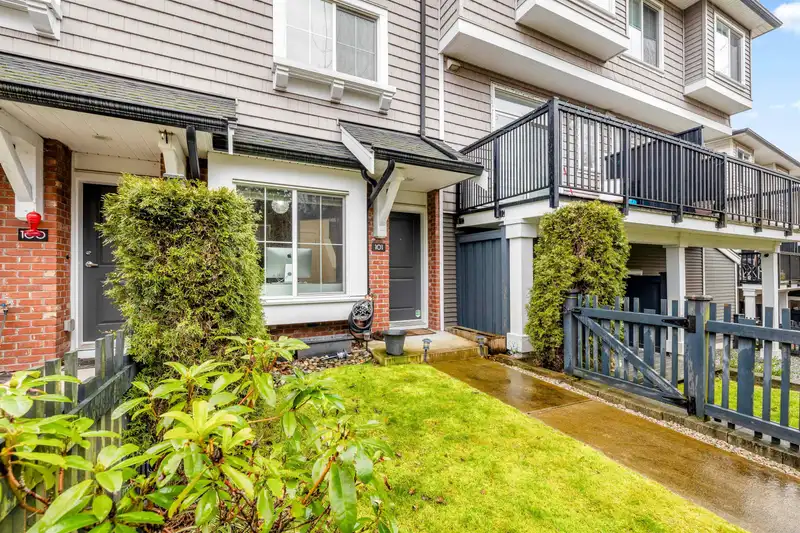 101 14833 61 AVENUE - photo 1 of 37