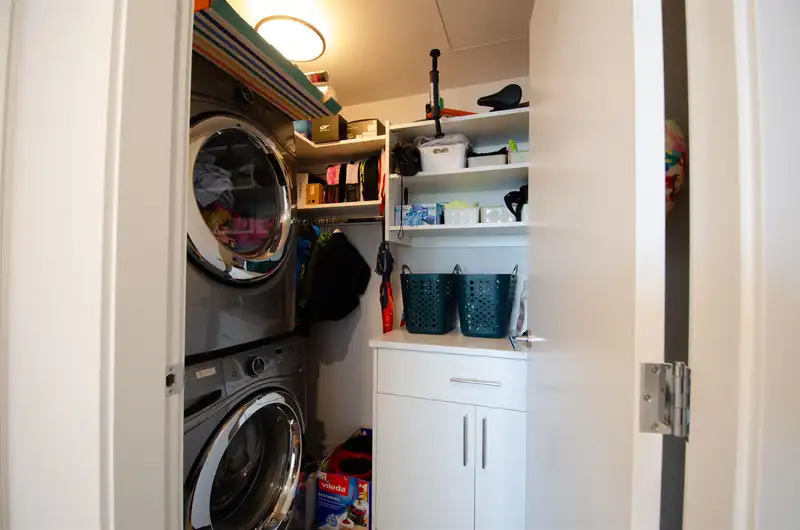 1906 4360 BERESFORD STREET - photo 3 of 39
