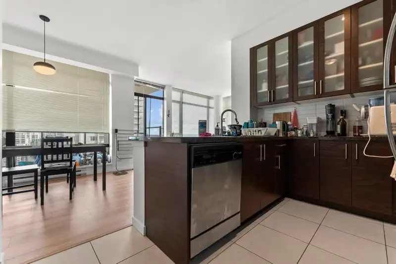2501 2355 MADISON AVENUE - photo 3 of 31